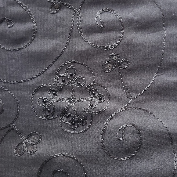 Sexy Black Embroidered/Sequined Evening Shawl - Picture 3 of 4